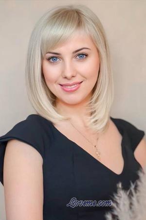 222117 - Yana Alter: 37 - Ukraine