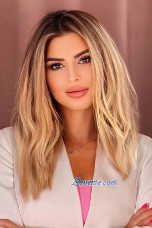 223389 - Yana Alter: 40 - Ukraine