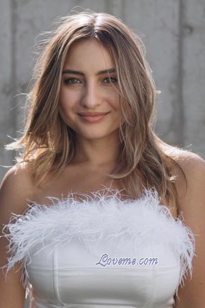 223391 - Oksana Alter: 32 - Ukraine