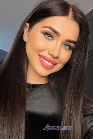 224025 - Olena Alter: 28 - Ukraine