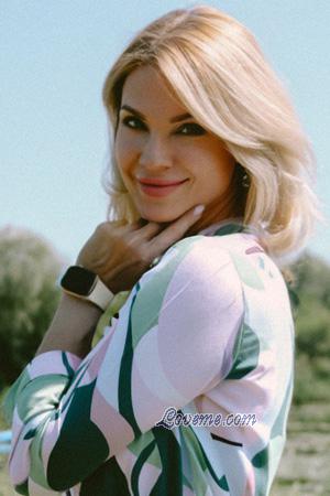 224881 - Anzhela Alter: 44 - Ukraine