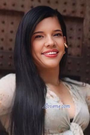 225213 - Yunelis Alter: 42 - Kolumbien