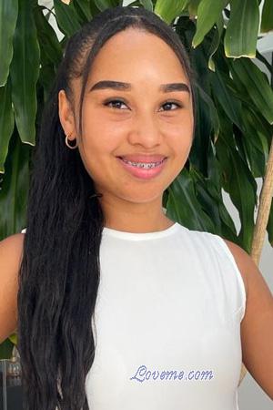 225781 - Maierlis Alter: 23 - Kolumbien