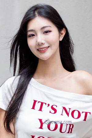 225871 - Xinyue Alter: 25 - China