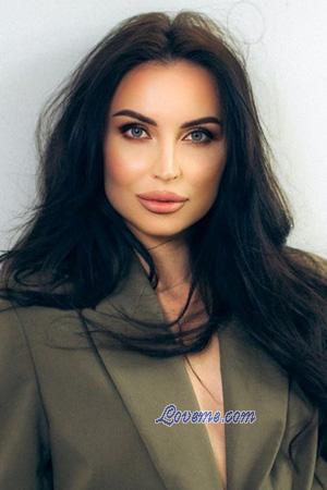 226470 - Yevheniia Alter: 31 - Ukraine