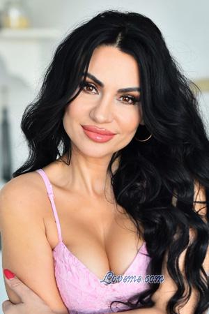 226943 - Olena Alter: 44 - Ukraine