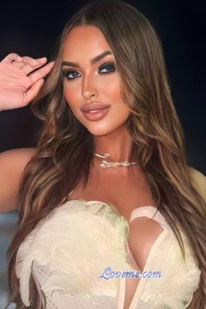 226981 - Beatriz Alter: 23 - Brazil