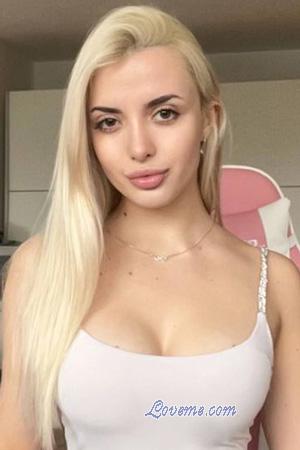 227347 - Daryna Alter: 22 - Ukraine