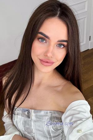 227665 - Mariia Alter: 21 - Ukraine