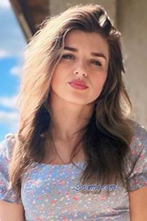 228439 - Halyna Alter: 33 - Ukraine