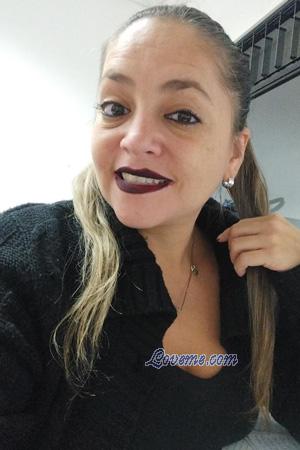 228969 - Karla Alter: 40 - Costa Rica