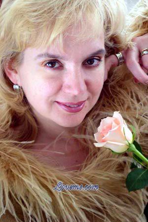 69169 - Elena  Alter: 51 - Russland