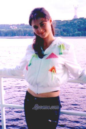 73996 - Viktoriya Alter: 25 - Ukraine