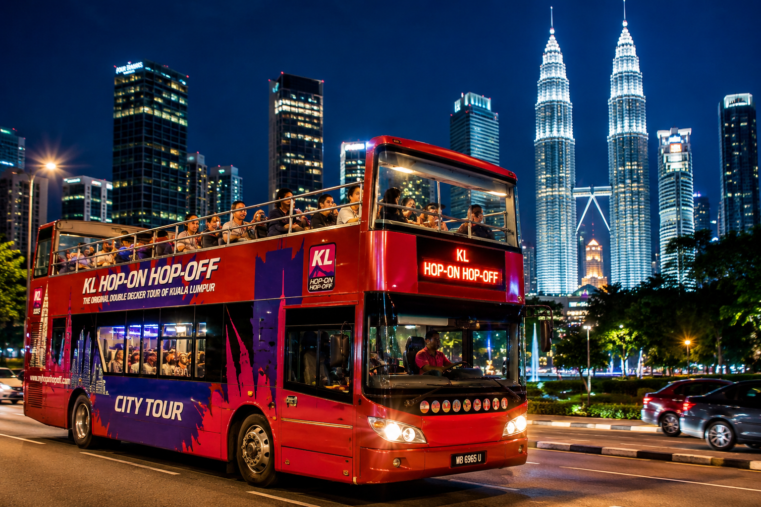N&auml;chtliche Doppeldecker-Bustour durch Kuala Lumpur w&auml;hrend der Malaysia-Singlereise
